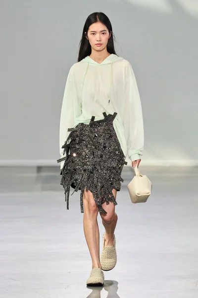 Look 32